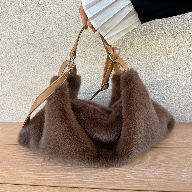 Yogodlns Women's Plush Crossbody Bag Single Shoulder Handbag Large Capacity Casual Autumn Winter Fur Hobo Bag Fashionable Underarm Bag