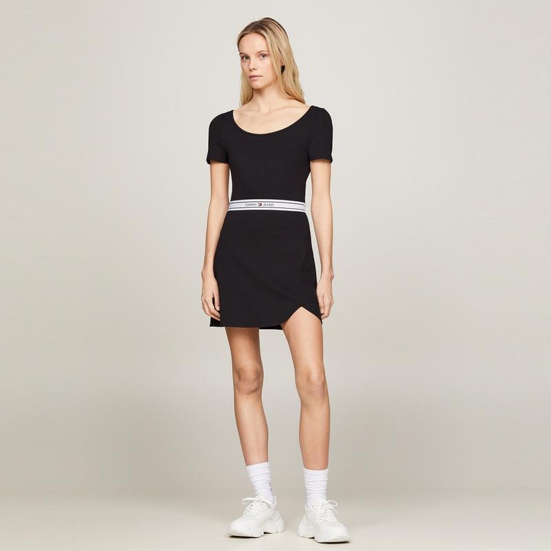 Tommy Hilfiger Модное жаккардовое тканое платье-футболка с блоками цвета, на ремешке, с большим круглым вырезом, эластичное, для спорта и фитнеса, с коротким рукавом, женское, черное DW0DW17924-BDS