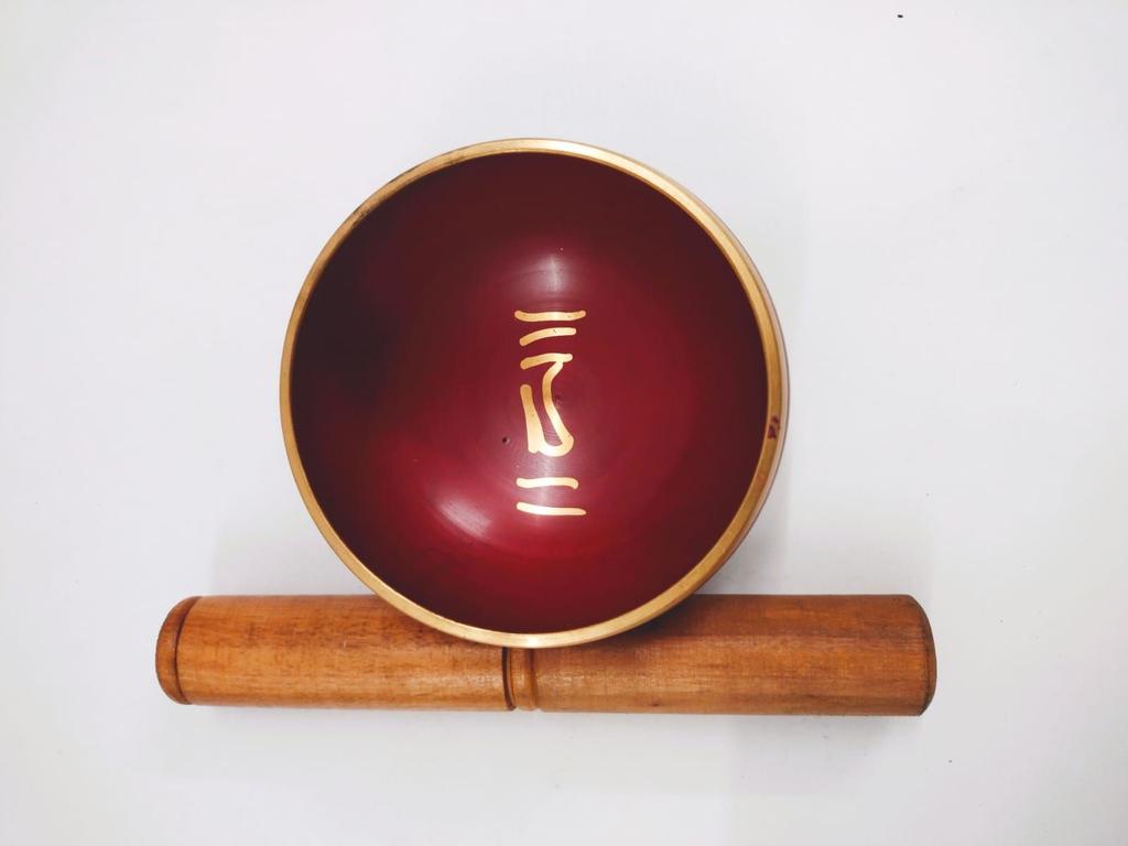 Красная поющая чаша с деревянным стеком, Red Singing Bowl and Wooden Striker Stick