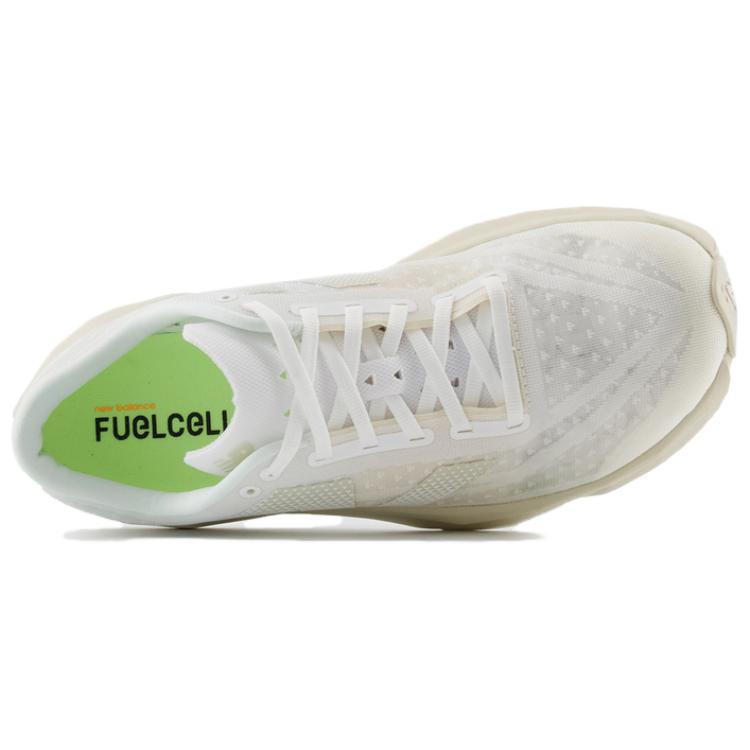 New Balance FuelCell Rebel v4 Белые льняные мужские кроссовки кремового цвета с морской солью MFCXLJ4