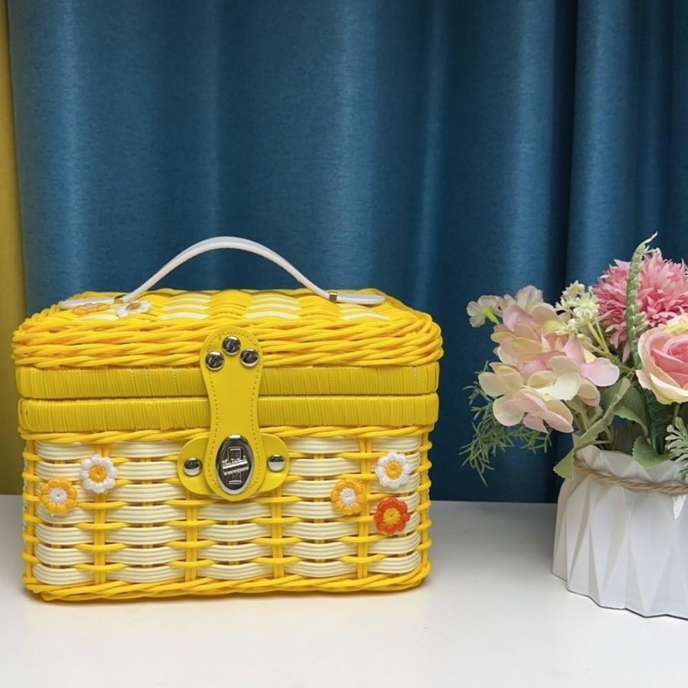 Rattan Woven Hand-held Basket Portable Packaging Box for Wedding Gifts and Holiday Packaging