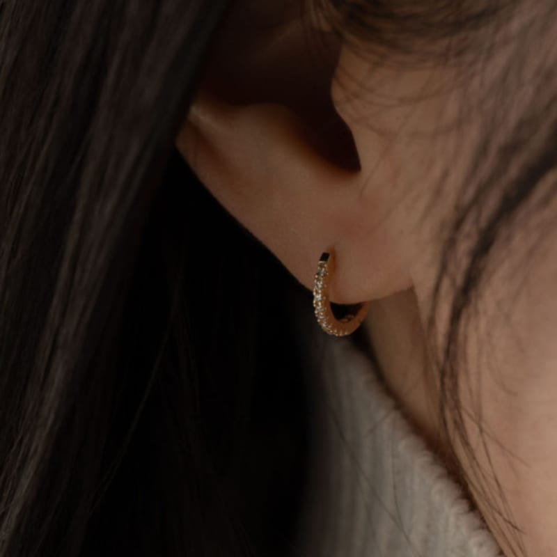 Youngglow 14k тонкая серьга-пусета с паве из кубического циркония, застежка one touch (2 размера)