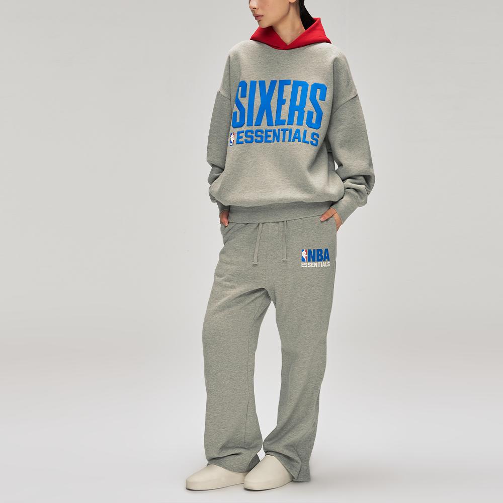 Fear of God Essentials Спортивная толстовка Sixers Бетонный меланж/Красный Унисекс Топы Серый 192NB256416F