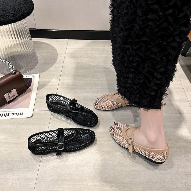 Сандалии на плоской подошве с металлической пряжкой для женщин, для ношения на открытом воздухе, с полыми повседневными сандалиями