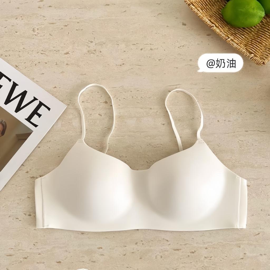 Liquid foundation, fine flash shoulder straps, low neck seamless underwear, women's small breasts gathered, sub-breasts hung around the neck