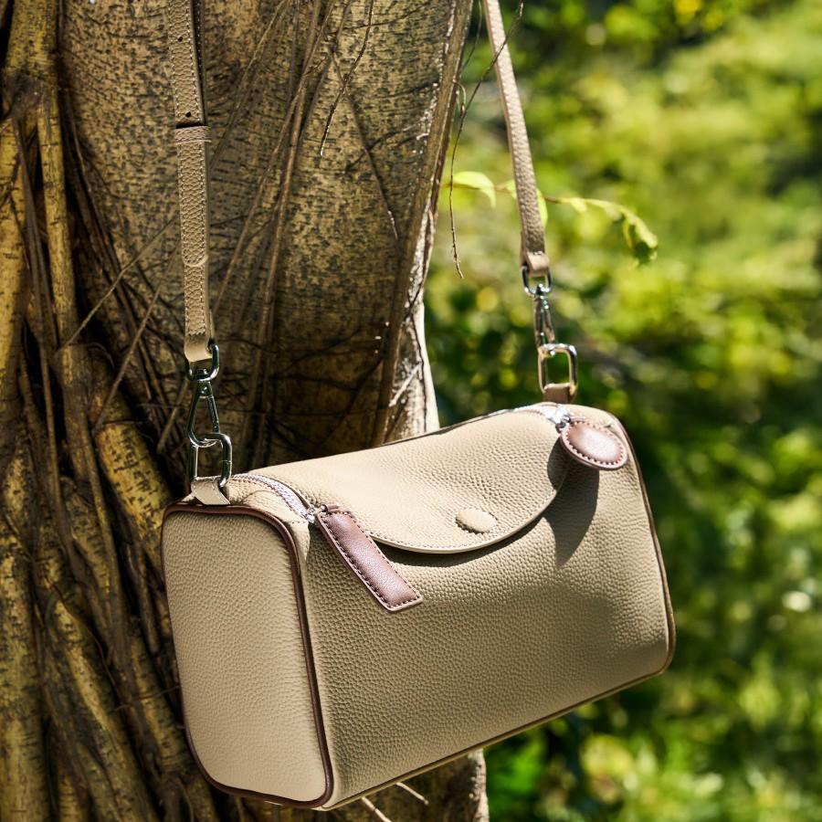 Versatile and simple top-grain cowhide women's bag, genuine leather Boston bag, shoulder and crossbody bag, textured pillow bag