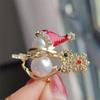 Pearl Christmas Snowman Brooch Santa Claus Sweater Scarf Badge Cute Red Xmas Brooch  New Year Gift