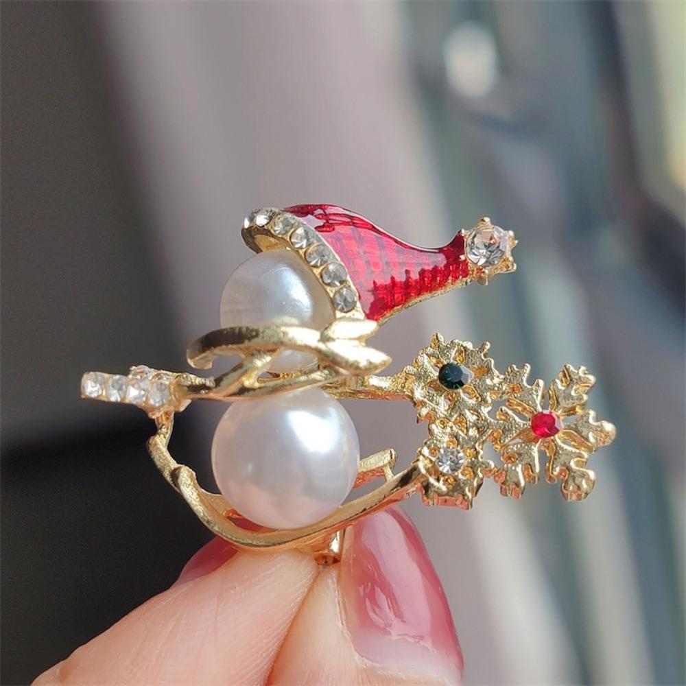 Pearl Christmas Snowman Brooch Santa Claus Sweater Scarf Badge Cute Red Xmas Brooch New Year Gift
