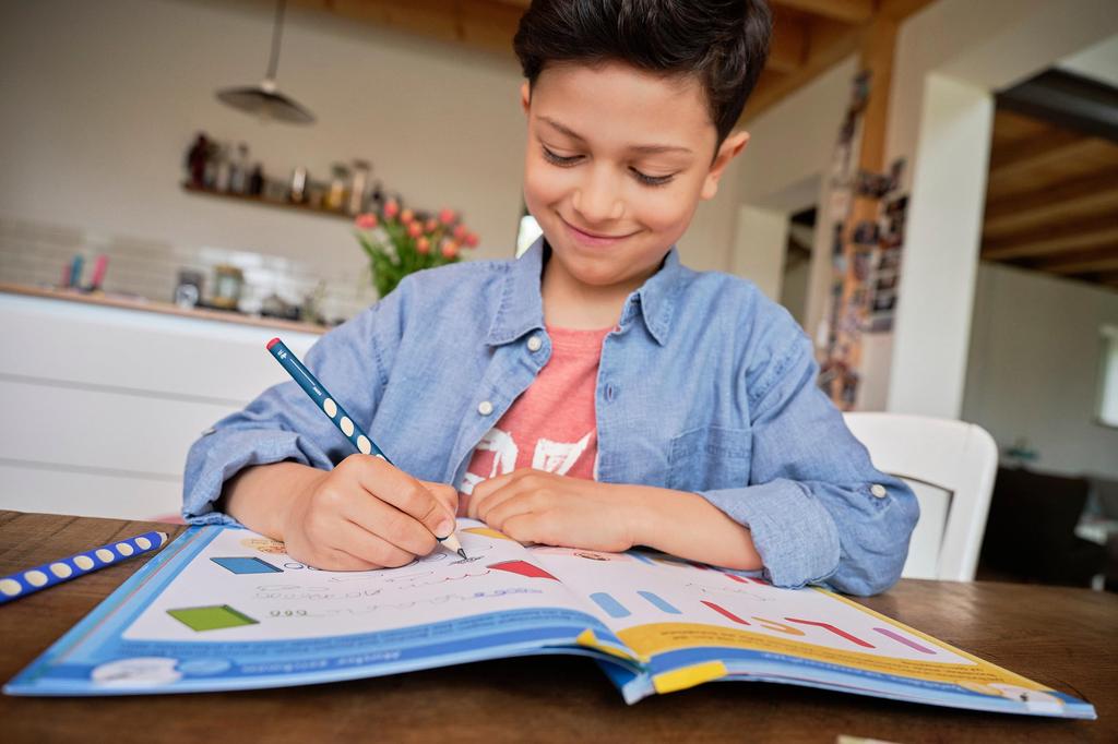 STABILO Карандаш для обучения рисованию Easy Graph 2B, синий, для правой руки, треугольный, с именем, для коррекции, в комплекте для детей, малышей, мальчиков и девочек, 12 штук