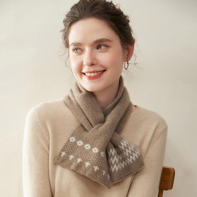 Women's 100% Pure Cashmere Scarf - Autumn Winter Korean Style Knit Neck Warmer, Versatile & Cozy.