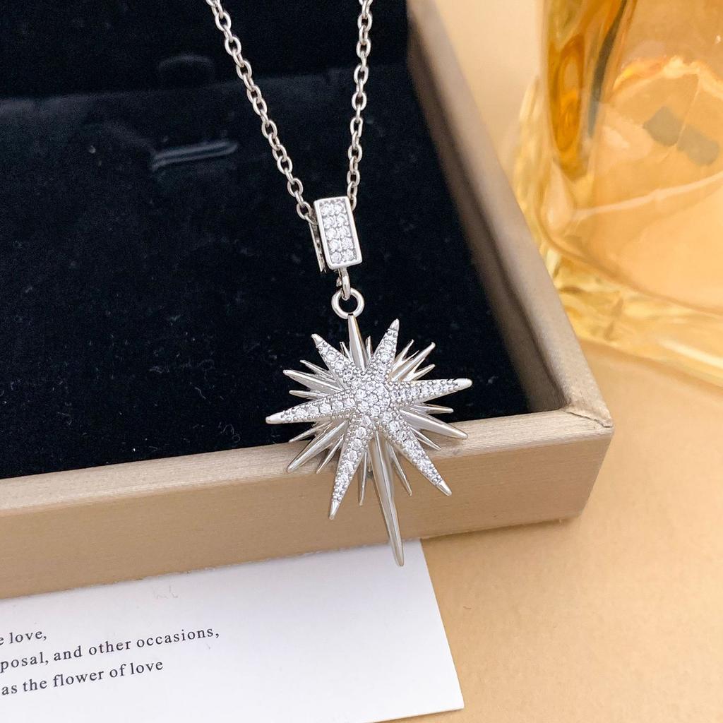 Necklace European and American new retro snowflake cross necklace accessories women's high sense fashion collarbone chain accessories