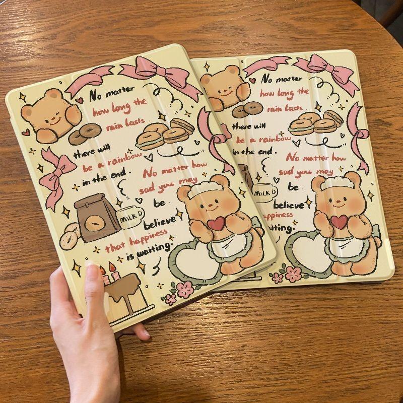 For iPad Air5 Case Cartoon Butter Bear Pattern iPad Smart Tri-Fold Case for iPad Air6 11 13 Pro2024 11 13 Pro2021 2018 12.9 with Pencil Holder