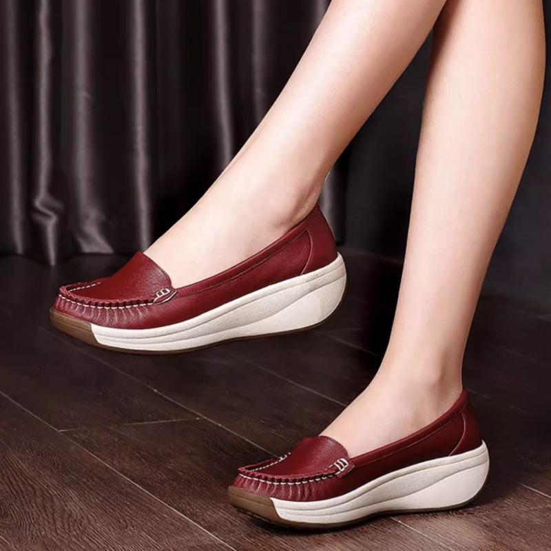 2025 Spring and Autumn New Slope Heel Thick Sole Soft Sole Mother Shoes Muffin Casual Little White Shoes Shallow Mouth Single Shoes Women's Loafers