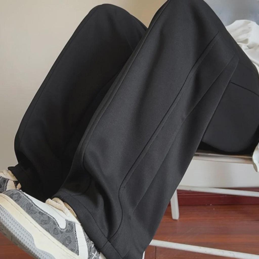 Men's Soft Velvet Wide-Leg Sweatpants: Versatile High Street Style for Autumn and Winter.