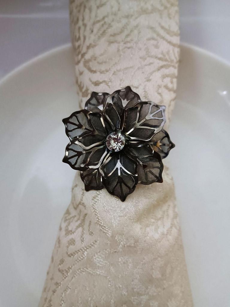 Изысканные медные кольца для салфеток с цветком из стразов для отелей и мероприятий