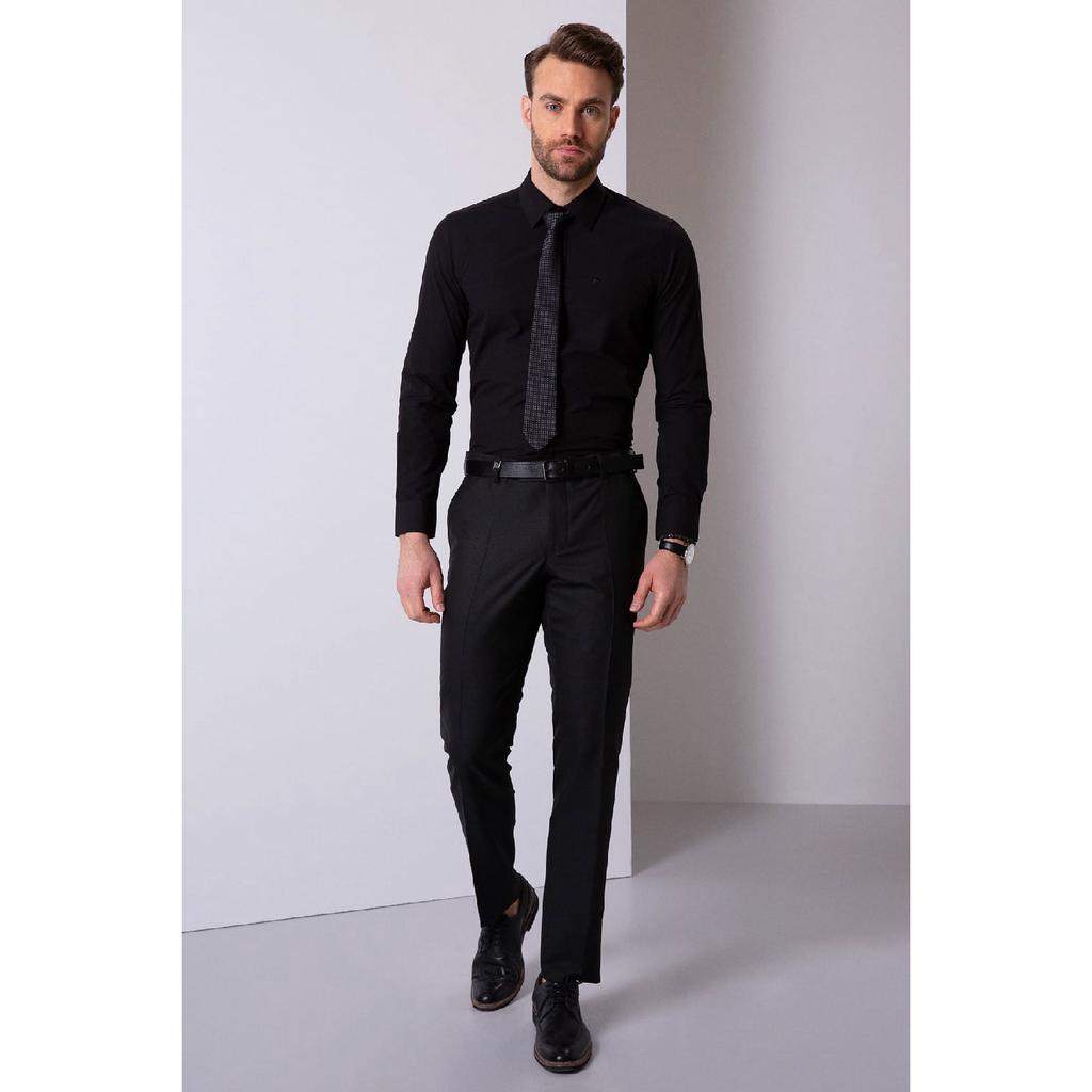 Белая классическая рубашка узкого кроя