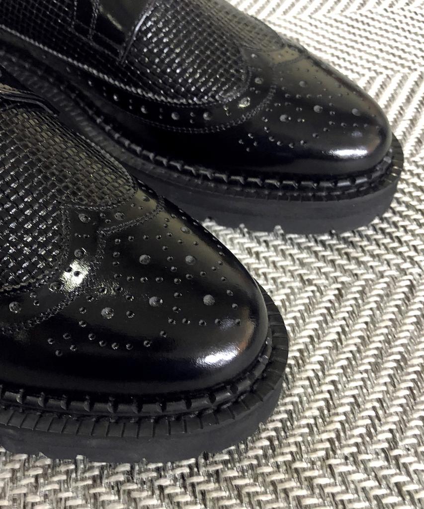 Joenshoe Human Grid Wingtip Walker Black