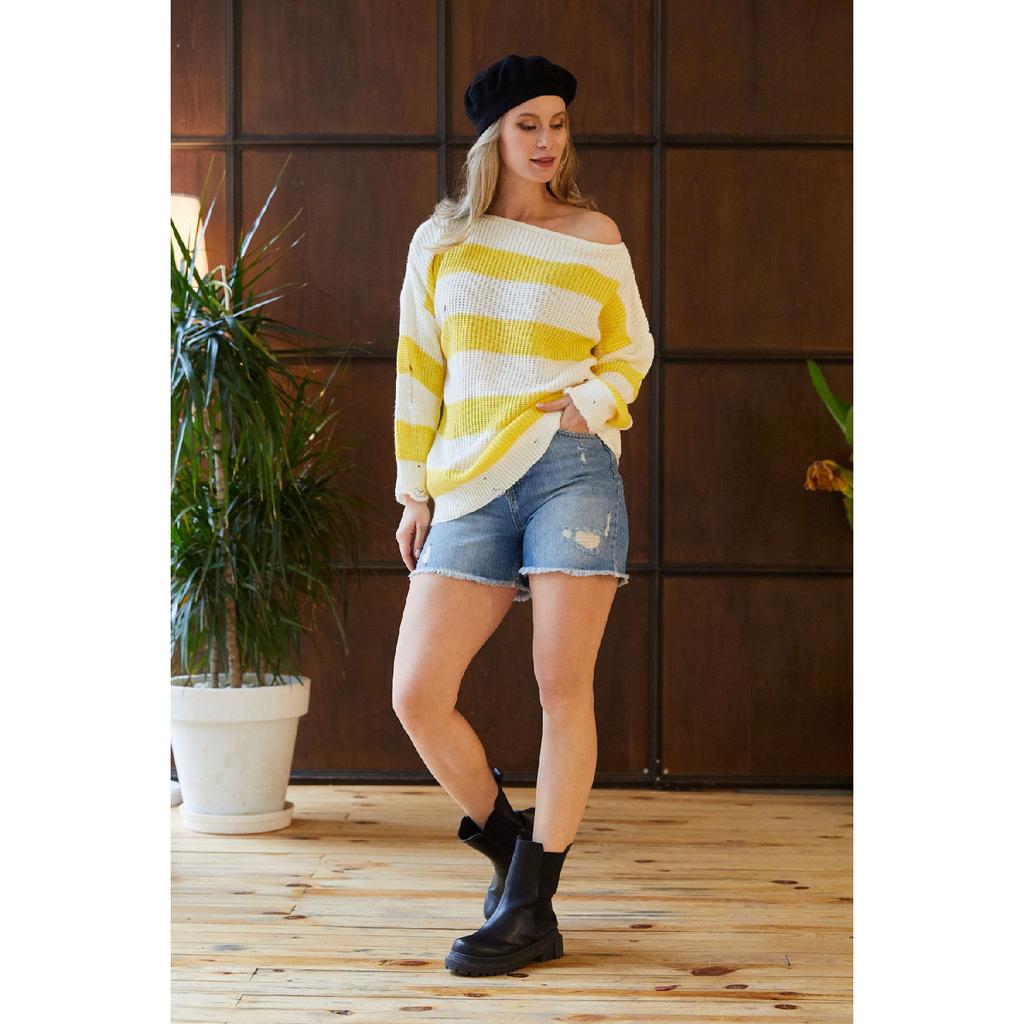 Женский трикотажный свитер с регулируемым узором и завязками по бокам