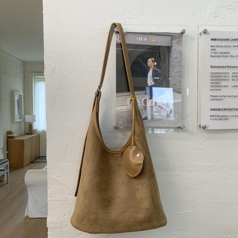 Замшевая сумка женская большой вместимости 2025 новая осенняя универсальная на плечо, сумка-мессенджер, повседневная рабочая сумка-тоут для поездок