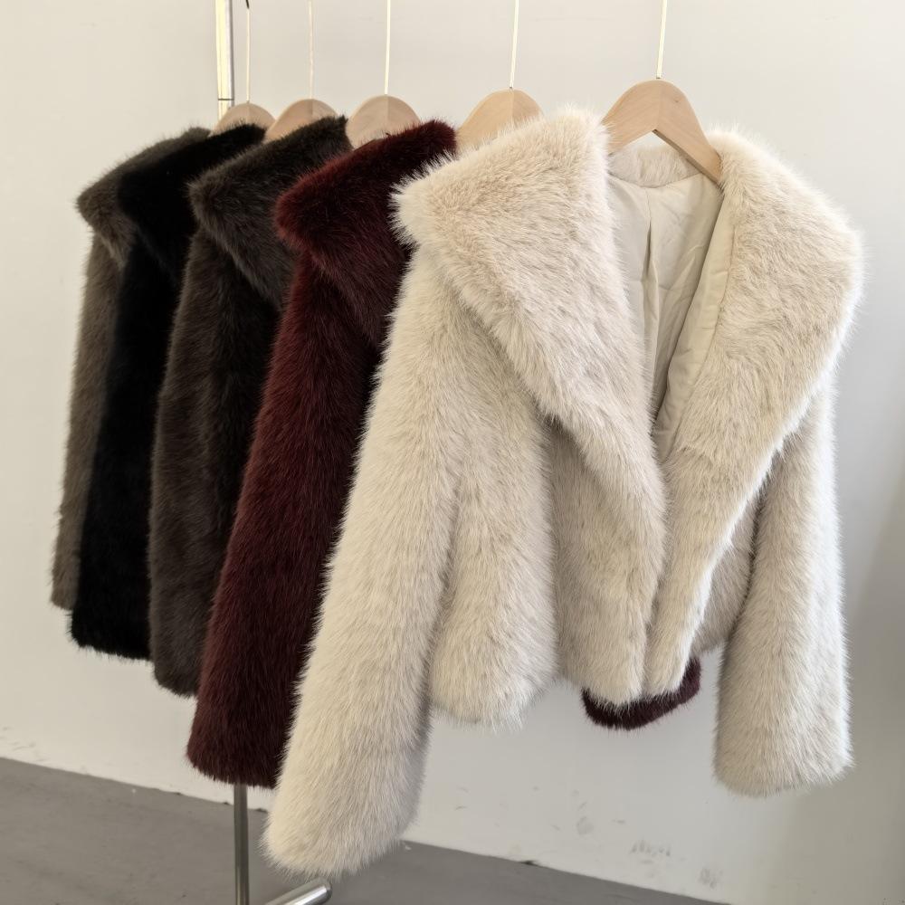 Имитация лисьего меха Искусственный мех Женское короткое модное меховое пальто Высококачественная осенне-зимняя женская куртка Пальто 2026