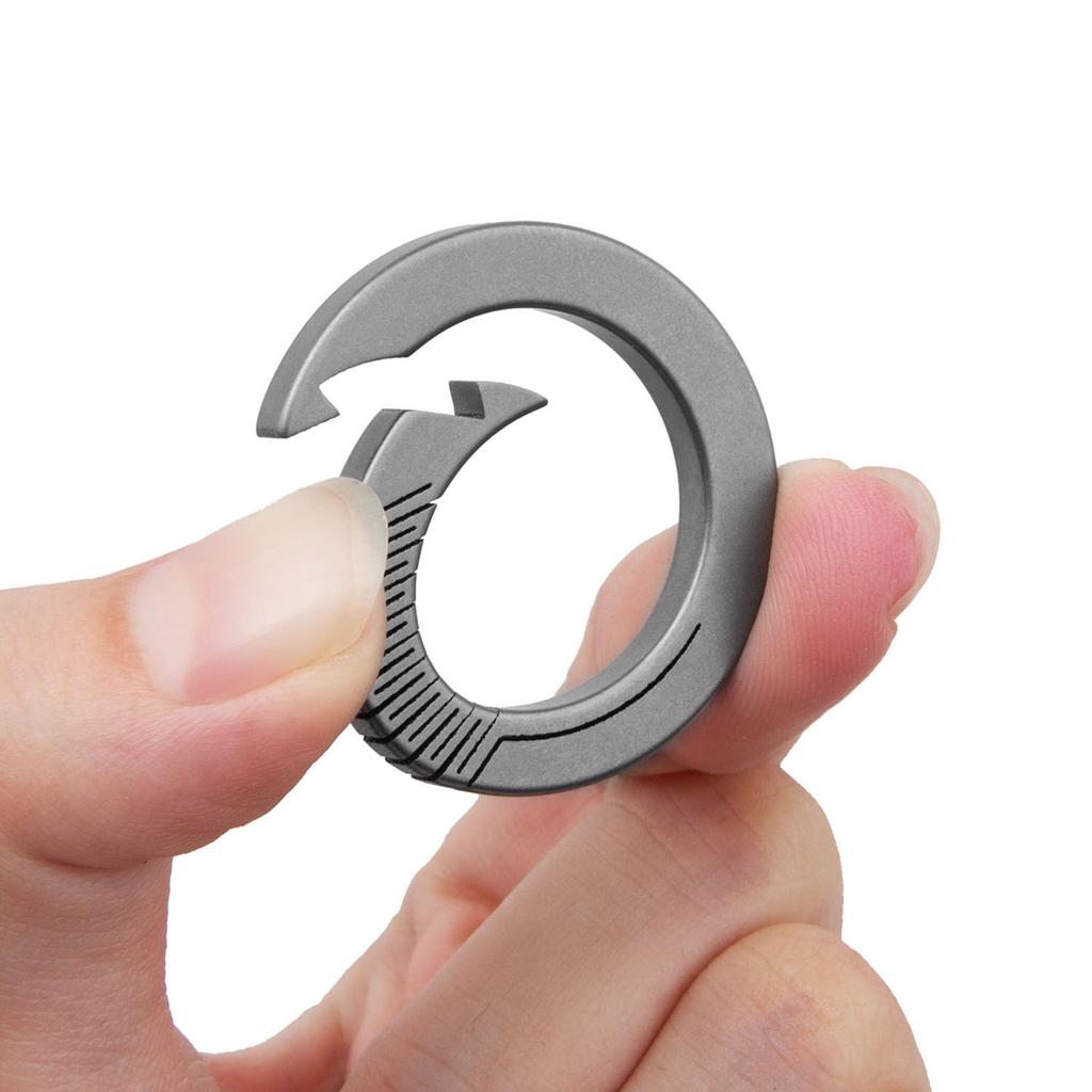 Titanium Ring Carabiner Keyring Anti-Lost Quick Release Key Rings Round Carabiner Clip Practical Tool for Women and Man