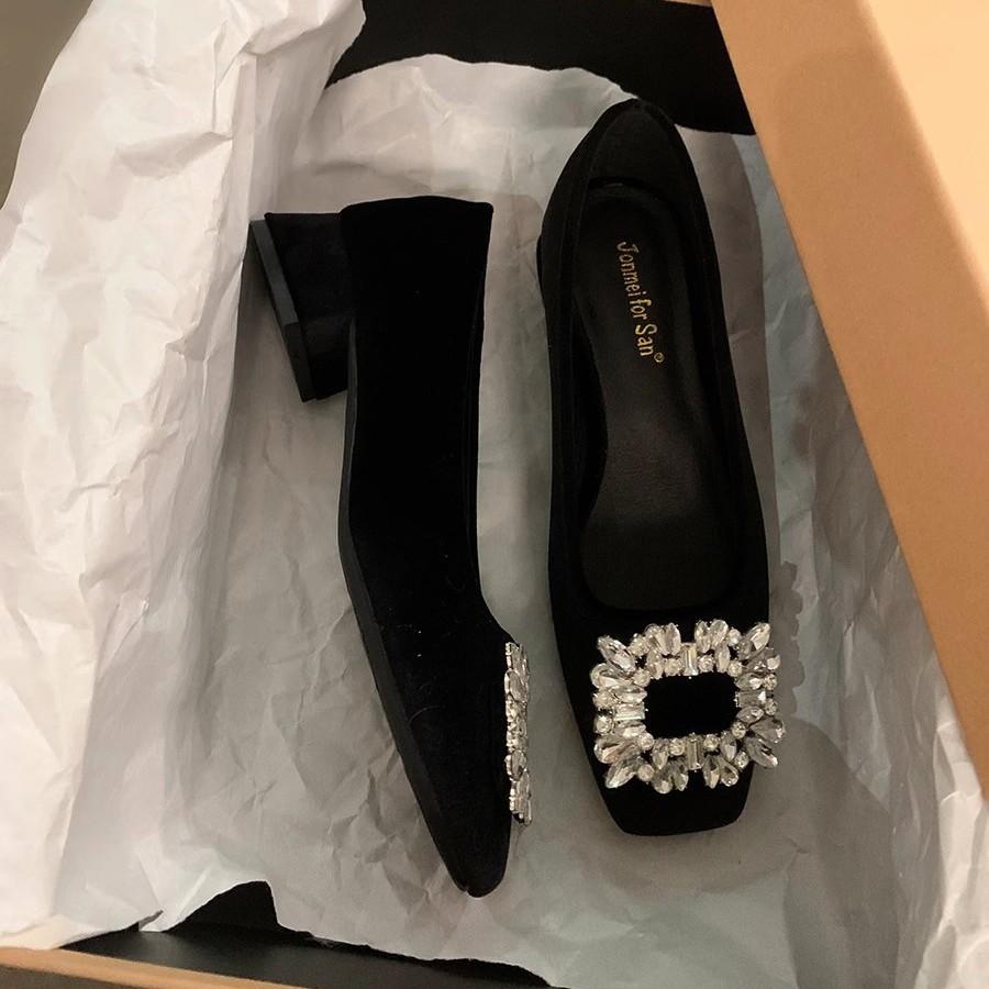 Толстый каблук с неглубоким носком, женские туфли 2024 года, новые темпераментные стразы с юбкой, квадратная головка, высокие каблуки, женская обувь для работы и учебы