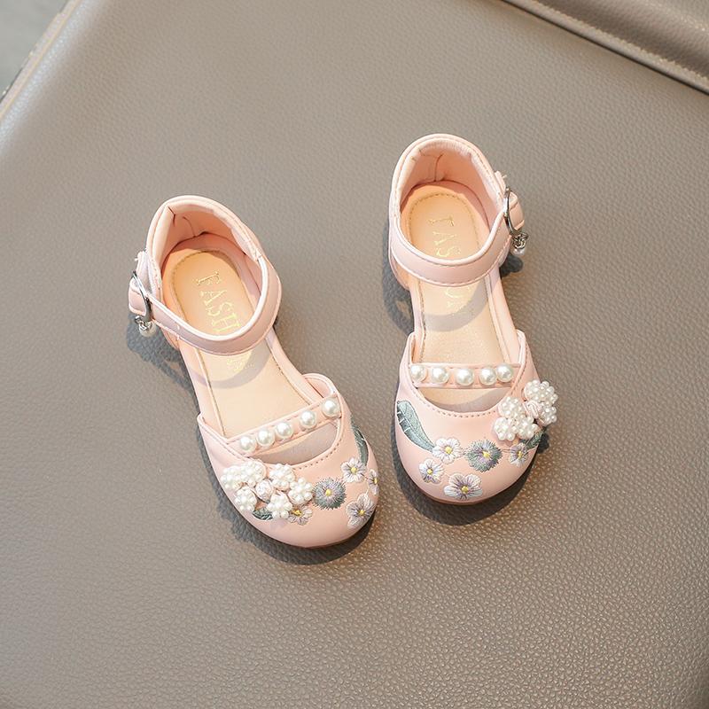 Обувь принцессы для девочек с вышивкой в этническом стиле, детские сандалии с жемчугом и милыми носочками, элегантные детские туфли на плоской подошве