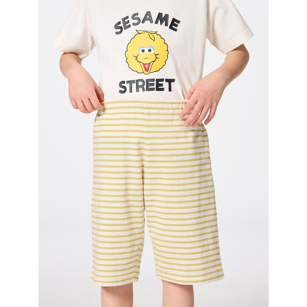 GU by Uniqlo Детский унисекс комплект для отдыха с короткими рукавами и шортами Улица Сезам