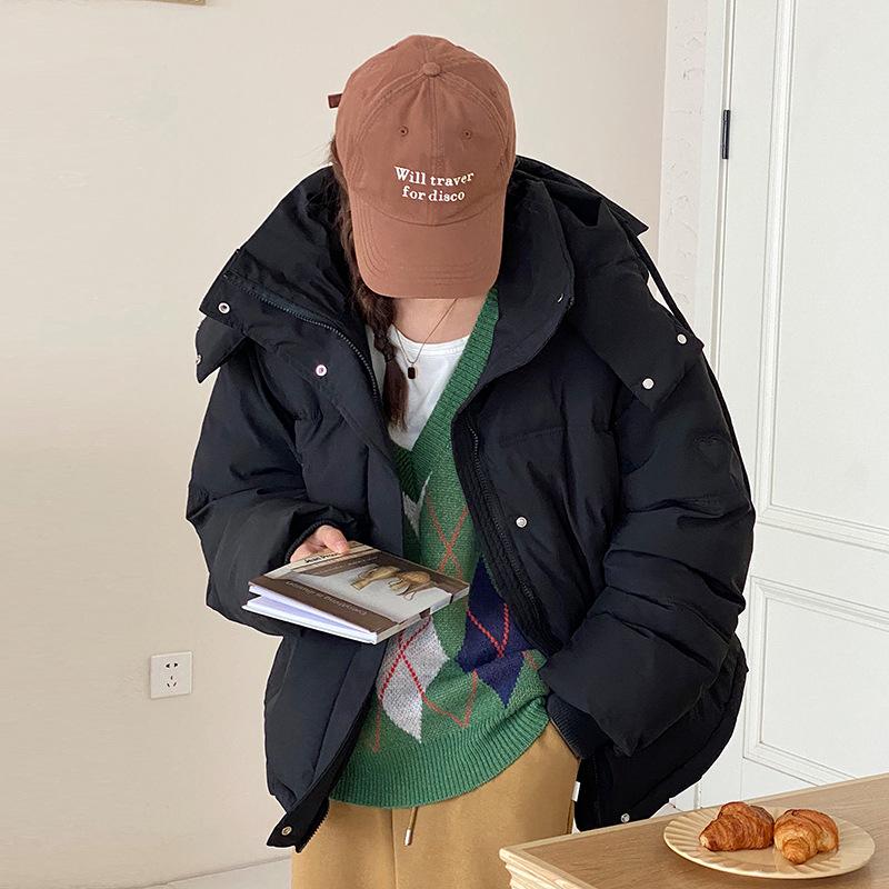 Хлопковая куртка для женщин короткая осенне-зимняя с капюшоном