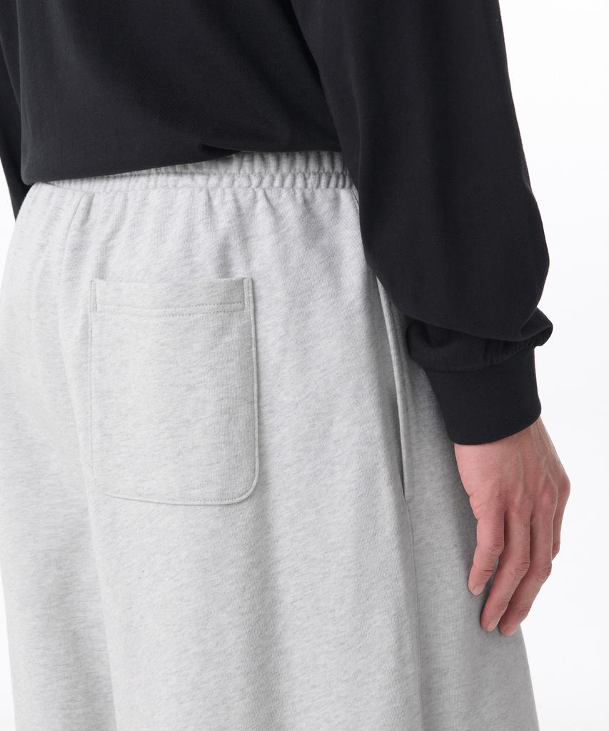 MUSINSA STANDARD One-Tuck Long Bermuda Sweatpants [Melange Light Grey]
