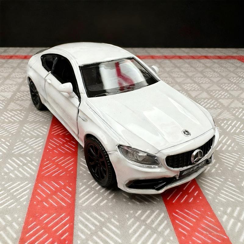 1:36 Модель Спортивного Автомобиля из Сплава Mercedes-Benz C63S CLS63 AMG Coupe Литье под Давлением Металлические Транспортные Средства Модель Автомобиля Коллекция Симуляции Подарок для Детей