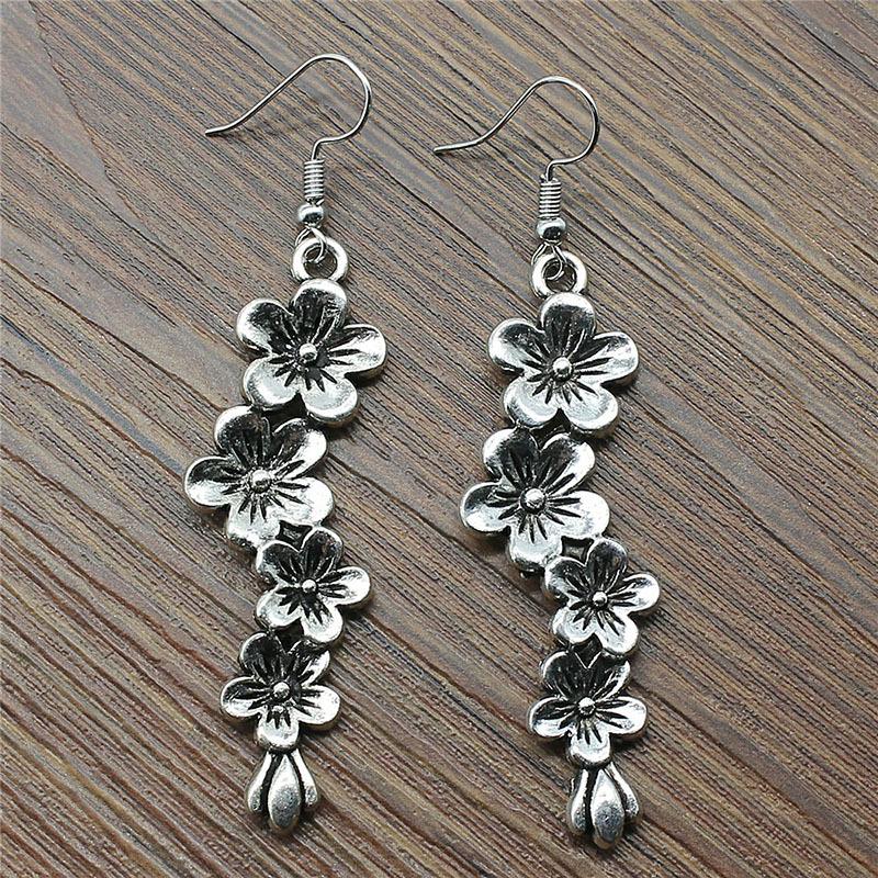Retro Bohemian Daisy Earrings - Antique Silver Ethnic Flower Design for Women & Girls