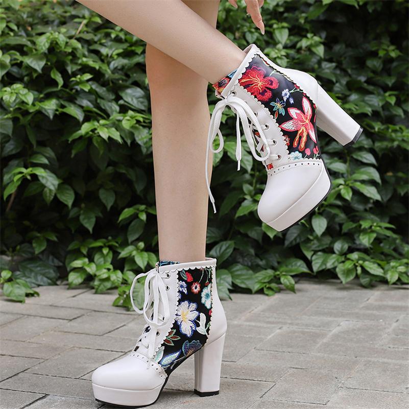 Женские ботильоны с круглым носком на толстом высоком каблуке и платформе с вышивкой на шнуровке разных цветов, женская модная зимняя обувь