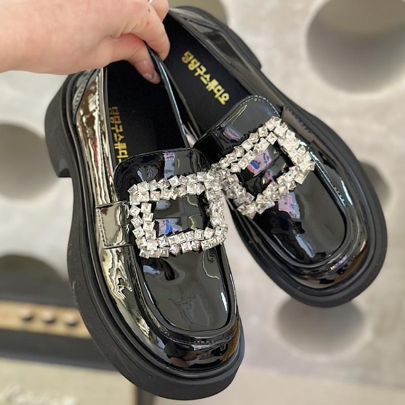 Низкие толстые каблуки Лоферы Женские Маленькие кожаные туфли Лолита Женские оксфорды со стразами Платформа Плоские женские кроссовки с круглым носком