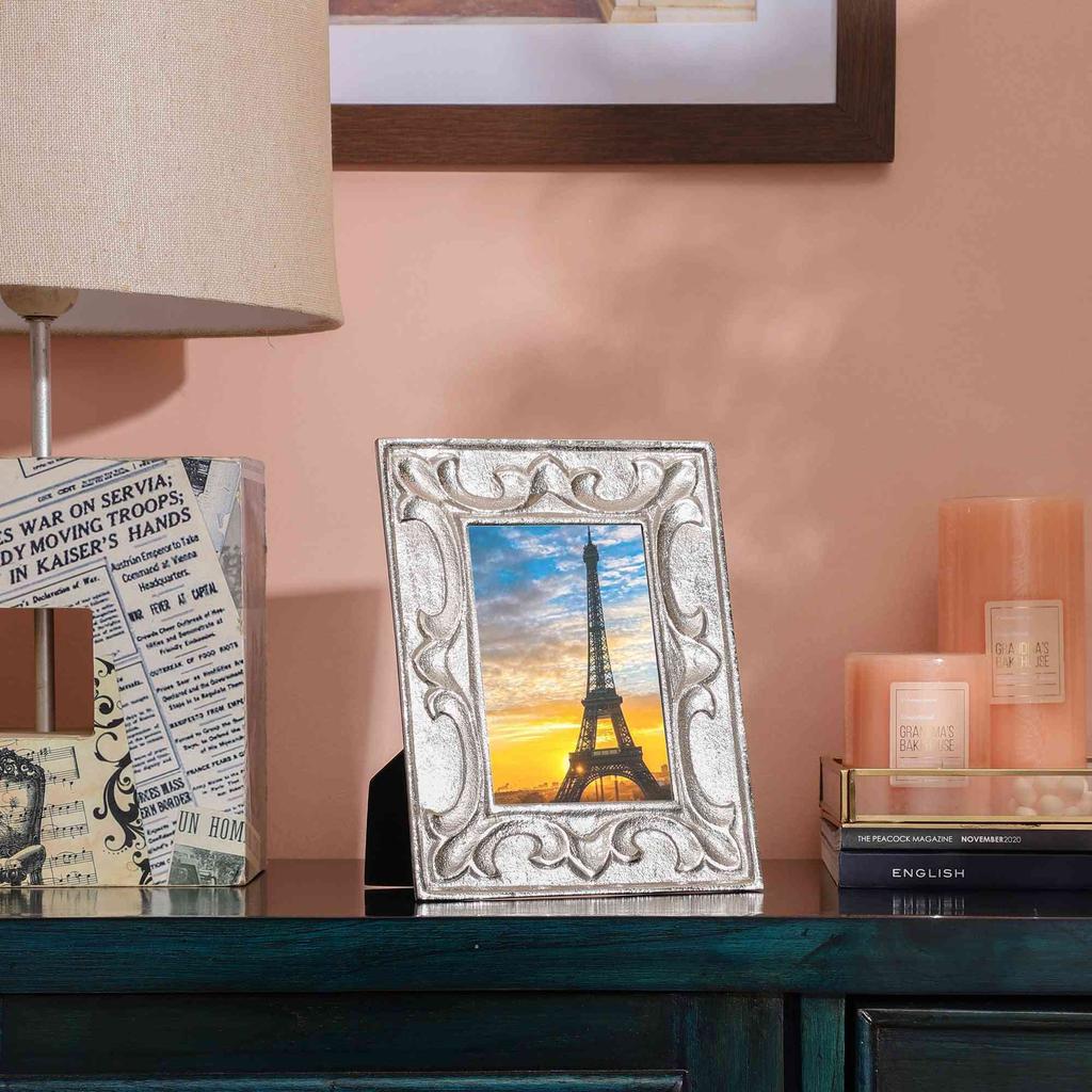 Leaf Pattern Silver Photo Frame Medium – Decorative Picture Frame for Tabletop & Wall Display | 17 x 10 x 21 cm