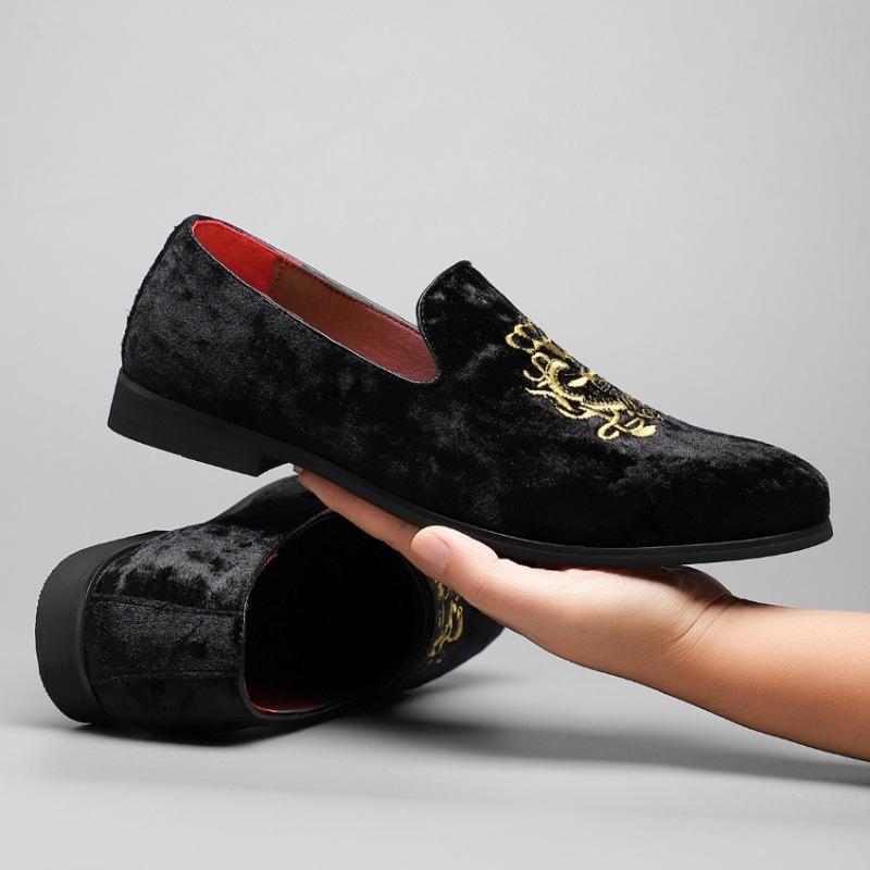 Новые мужские остроносые вышитые бархатные слипоны, туфли, дизайнерские лоферы британского джентльмена, мокасины, обувь для свадебного платья