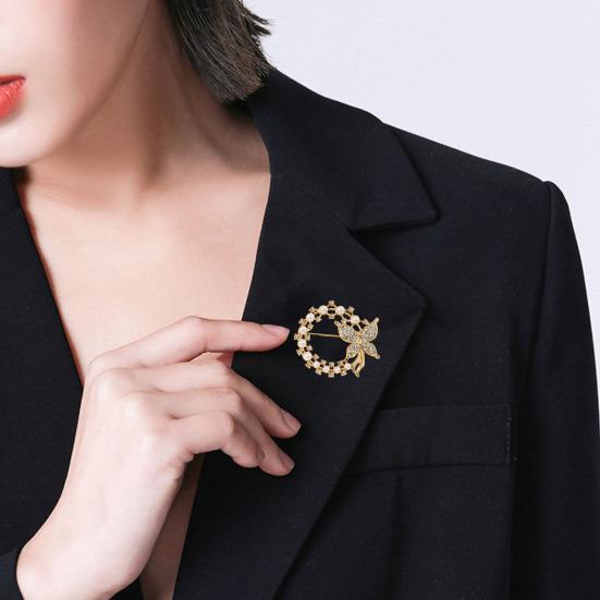 Anti-Exposure Brooch Round Women Shape Brooch with Rhinestones Imitation Pearls Suits Coats Sweaters Pin Commuting Dating