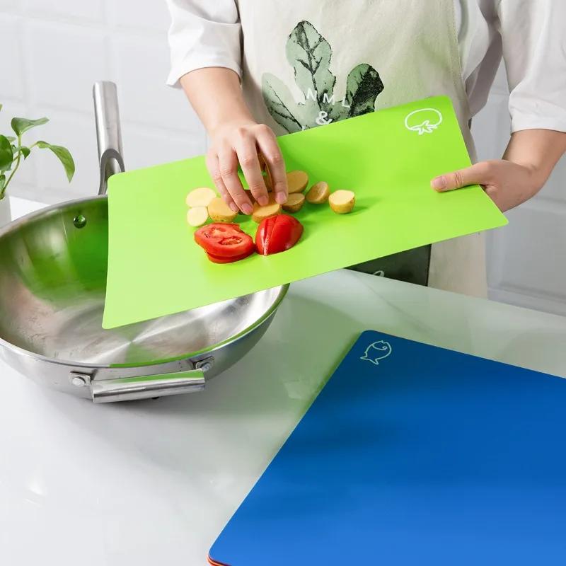 Flexible Cutting Boards, BPA Free Plastic Boards for Kitchen, Non Slip Cutting Mat for Meat and Vegetables with Food Icons
