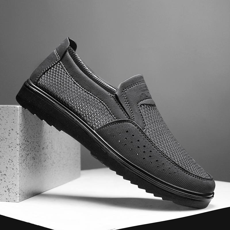 Fashion 2024 New Men Sneakers Lightweight Breathable Slip-On Flats Shoes Men Casual Mesh Shoes Luxury Summer Dress Shoes