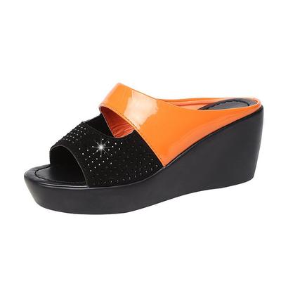 2025 новые классные тапочки женская летняя модная одежда одно слово перетаскивание наклонный каблук платформа повседневные женские сандалии