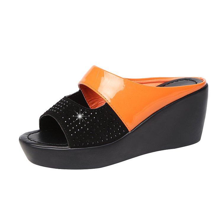 2025 новые классные тапочки женская летняя модная одежда одно слово перетаскивание наклонный каблук платформа повседневные женские сандалии