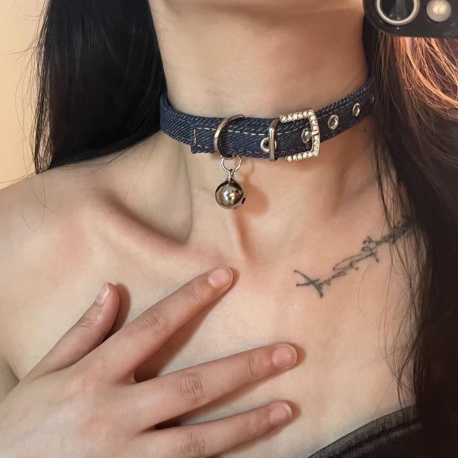 Girl Pure Desire Джинсовая ткань Колокольчик на шею Y2K Spice Girl Ошейник-чокер Нишевый дизайн Универсальное ожерелье