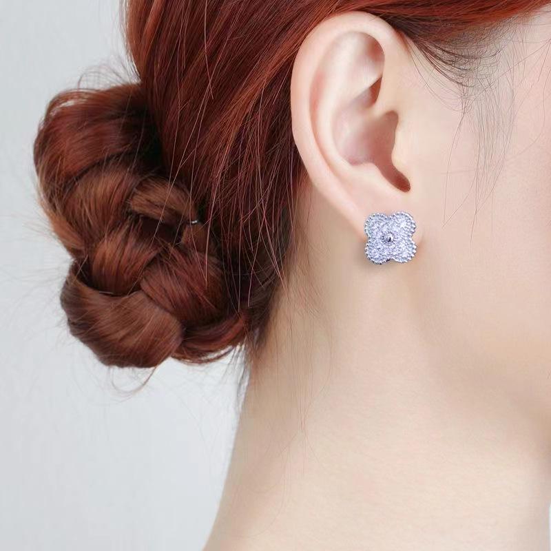 Серьги с четырьмя листочками клевера Ins Wind, женские модели, антиаллергенные серьги, модные сетчатые красные серьги, серьги с кисточками