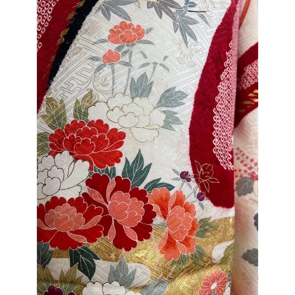 Used Kyoto Yuzen, pure silk, long-sleeved kimono, white background, Oke-shibori, dyeing, phoenix, flowers, gold piece embroidery, gold color
