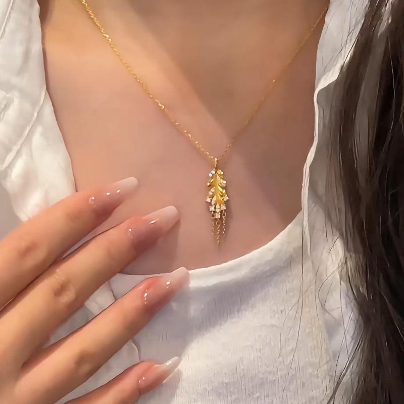 Золотые перья, Звездное колосовое ожерелье с бахромой, Легкая роскошь, нишевый дизайн, Титановая сталь, Невыцветающая цепочка на ключицу, Ювелирное изделие