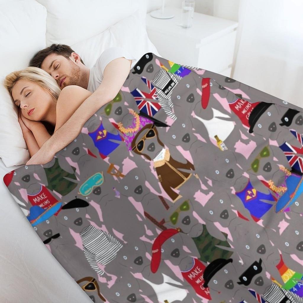 Большая собака Веймарская нация Серый призрак Веймарарская легавая Ручная роспись с узором питомца на розовом пледе Декоративный плед Красивые пледы