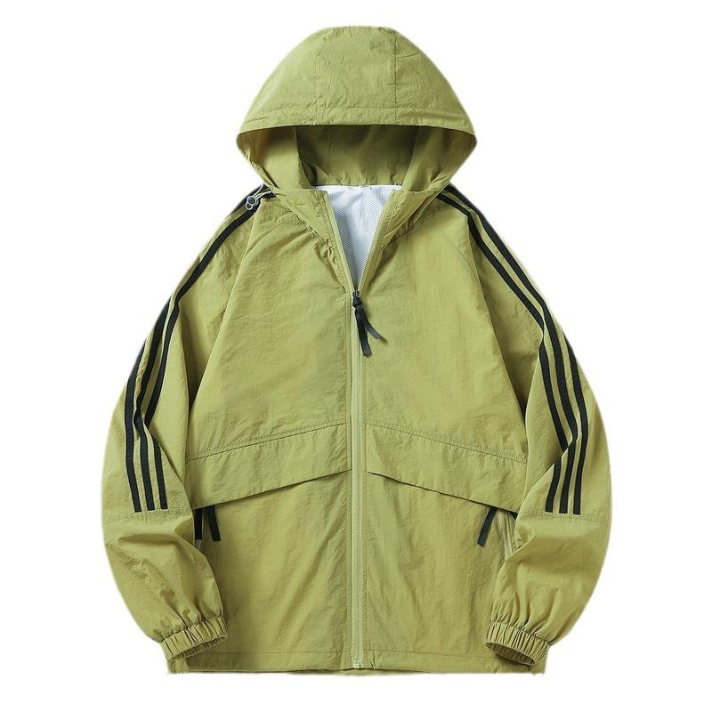 Весна и осень Новая мужская куртка Three Bars Защита от солнца Ветровка Пара Открытый ветрозащитный капюшон Спортивное пальто Мужчины