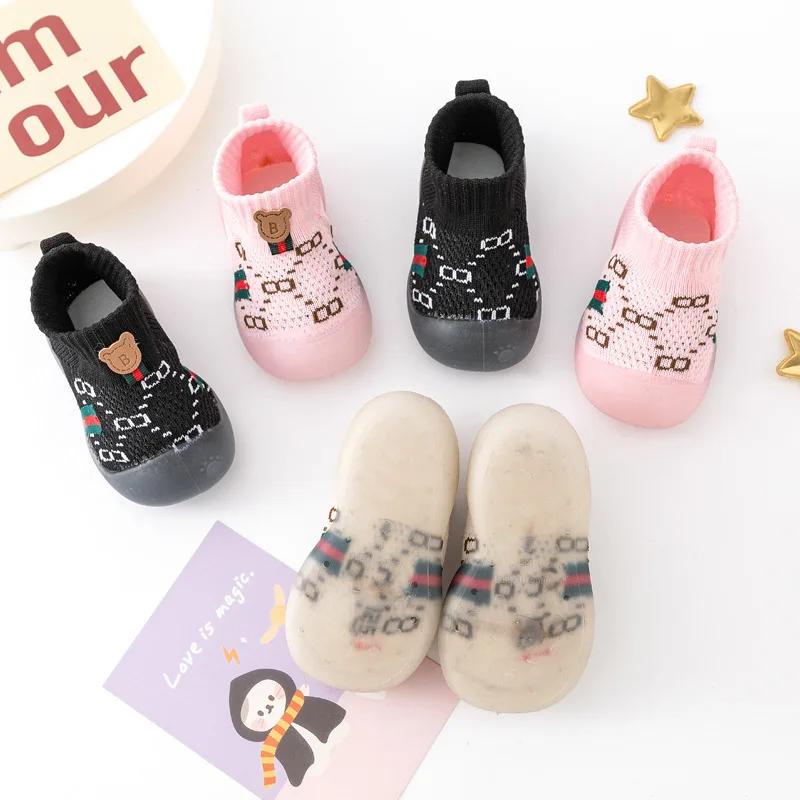 Детская обувь Осенняя сетчатая спортивная обувь для мальчиков Мягкая подошва Прогулочная обувь Легкие детские носки Обувь Дизайнерская детская обувь Обувь для девочек Детские товары