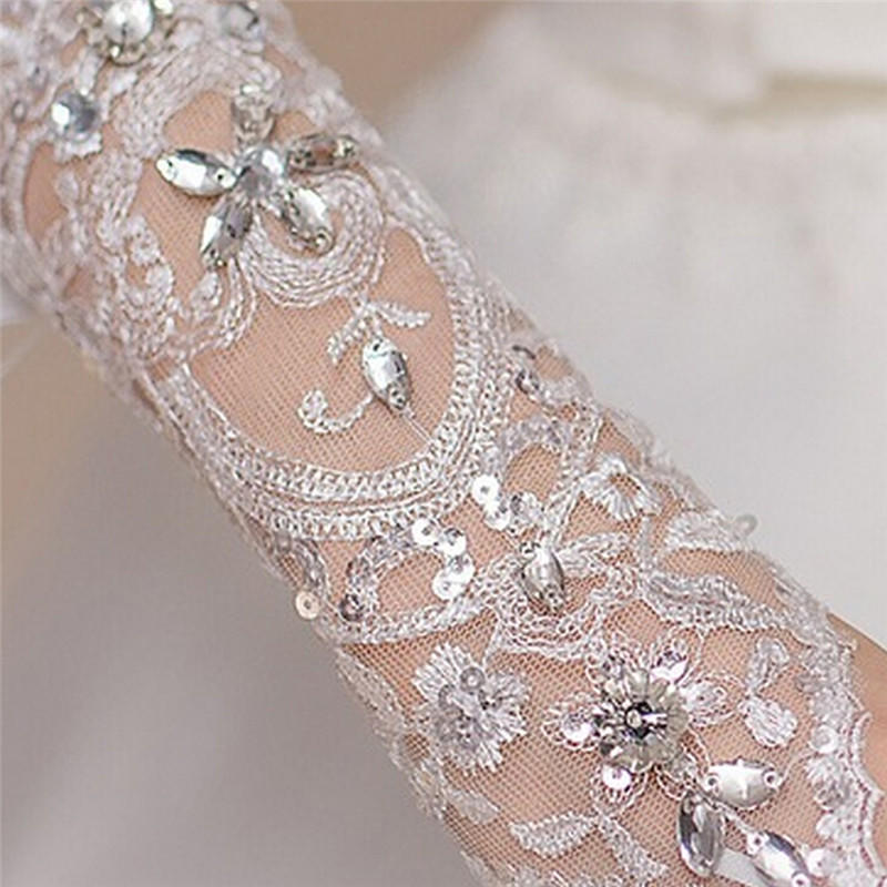 Свадебные белые перчатки вышивка бисером короткие перчатки для невесты KTY