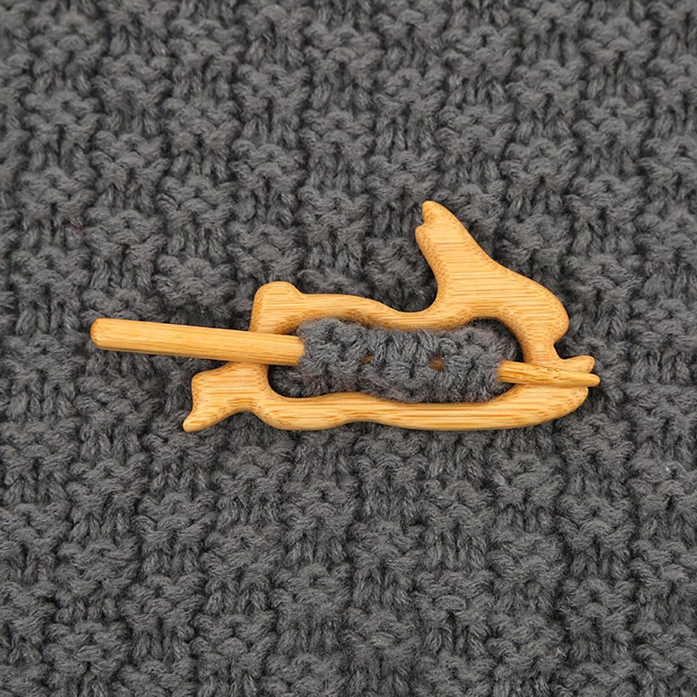 Maple Leaf Animal Sweater Pin Umbrella Kitty Scarf Buckle Dancing Piggy Wooden Brooch  Party